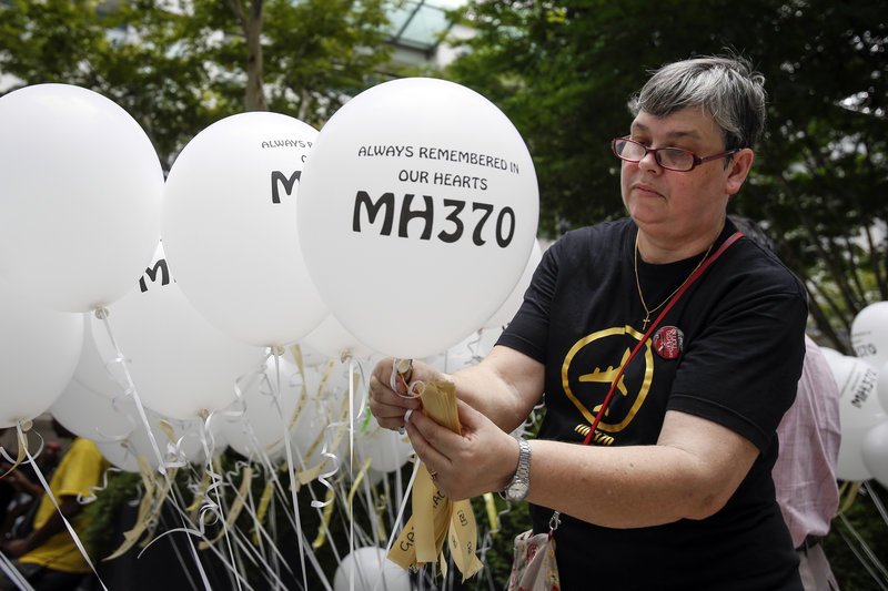 Πέντε χρόνια μετά την εξαφάνιση της MH370 οι συγγενείς των επιβαινόντων ακόμη περιμένουν απαντήσεις.