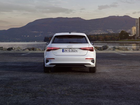 Όπως όλα τα μοντέλα της σειράς, το νέο Audi A3 Sportback 30 g-tron συνδυάζει απολαυστική οδήγηση με καθημερινή χρηστικότητα.