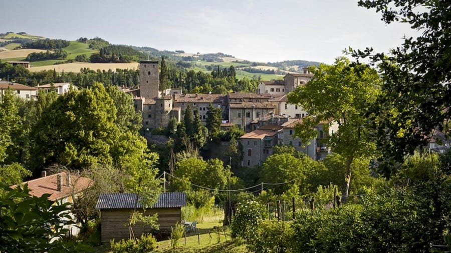 To Al Vecchio Convento, άλλο ένα albergo diffuso στο χωριό Πόρτικο ντι Ρομάνια, στην περιφέρεια Εμίλια Ρομάνια της βόρειας Ιταλίας
