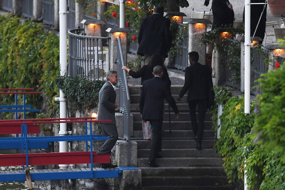 Η οικογένεια Κλούνεϊ φιλοξενεί τους Ομπάμα στο αρχοντικό τους στη λίμνη Κόμο