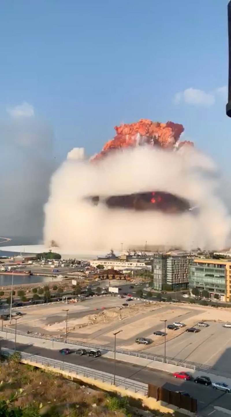 Η στιγμή της φονικής έκρηξης στη Βηρυτό