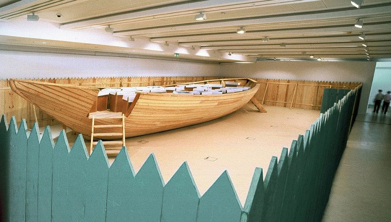 Το έργο «Το πλοίο της ζωής μου» του Ίλια Κομπακόφ που αποκτήθηκε από το ΕΜΣΤ το 2001