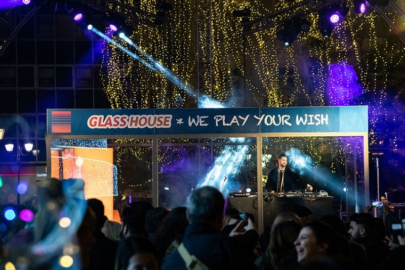 Χριστούγεννα στην Αθήνα: Το πιο πρωτότυπο jukebox θα βρίσκεται και φέτος στο Σύνταγμα για καλό σκοπό!
