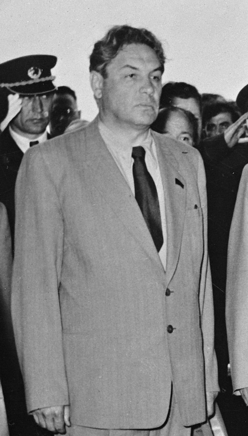 Ο ΥΠ ΕΣ της ΕΣΣΔ, Ντμίτρι Σεπίλοφ (εδώ σε μια φωτογραφία του 1955) φέρεται κατά τον Ιταλό συγγραφέα να είχε δώσει την εντολή για την δολοφονία του Αλμπέρ Καμύ.