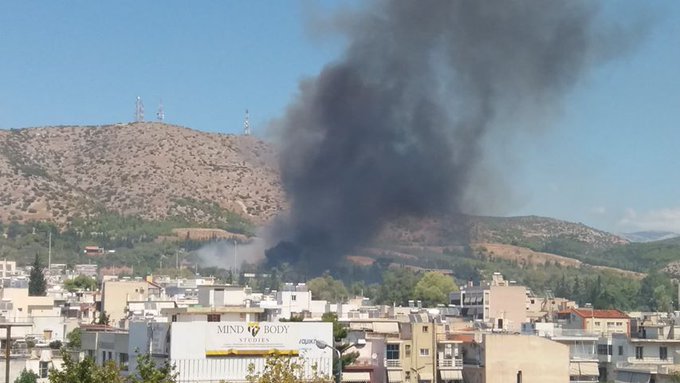 Καπνοί στη φωτιά στο Χαϊδάρι