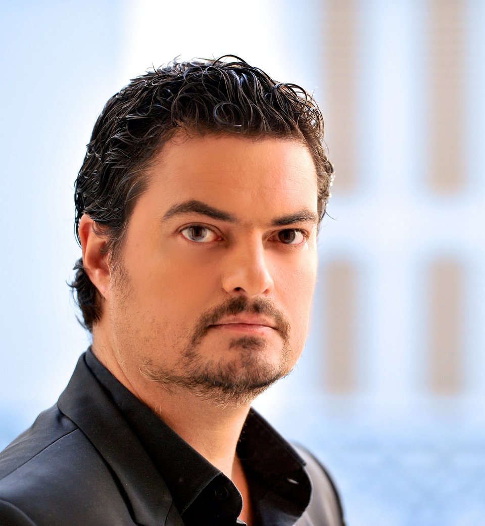 Γιώργος Πέτρου 