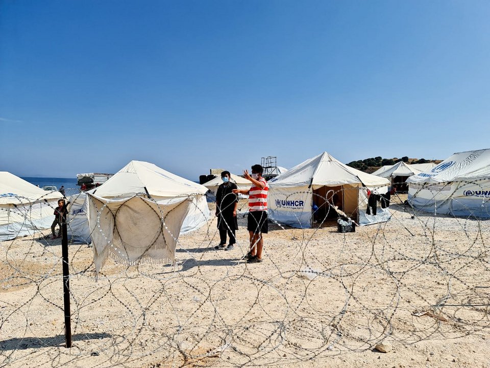 Αργιλώδες έδαφος, και εργασίες παντού για να περάσουν σωλήνες και να ξεκινήσει και η υδροδότηση / Φωτογραφία Πέτρος Κόκκαλης