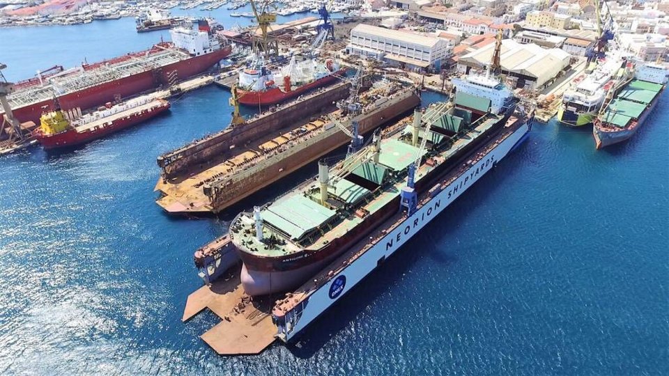 Αεροφωτογραφία από τα Ναυπηγεία Νεωρίου Σύρου