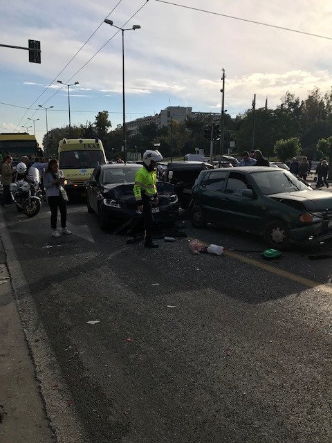 Η σύγκρουση οχημάτων στη Βασιλίσσης Σοφίας