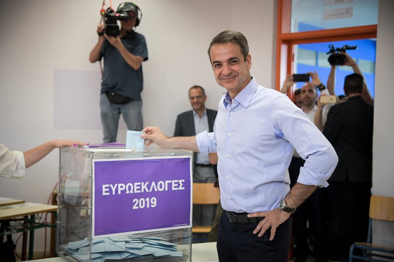 Ο Κυριάκος Μητσοτάκης ρίχνει τη ψήφο του στην κάλπη