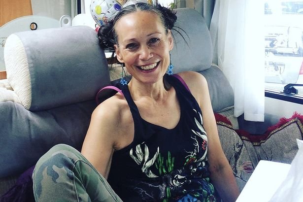 Η Leah Bracknell χτυπημένη από τον καρκίνο