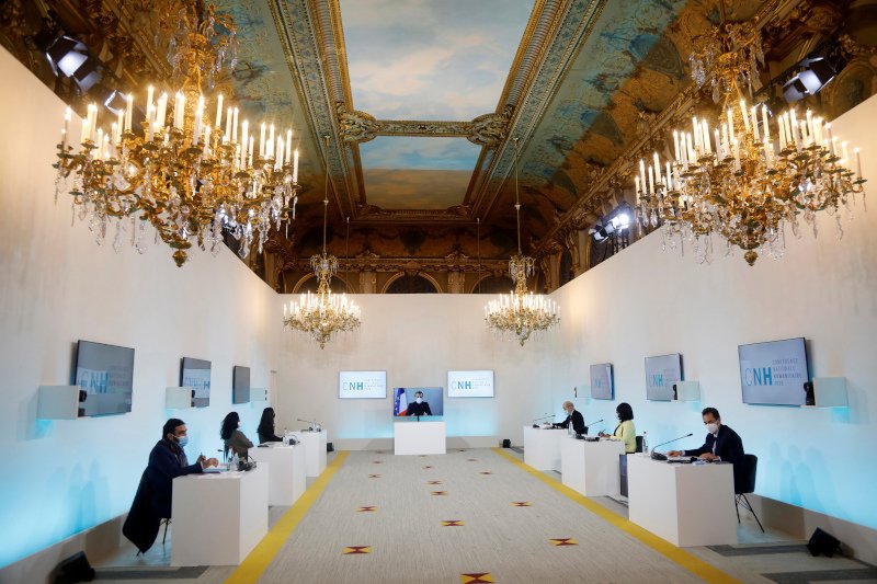 O Μακρόν μετείχε χθες σε τηλεδιάσκεψη στο Ελυζέ σε μια συνεδρίαση για θέματα διεθνούς ανθρωπιστικής βοήθειας