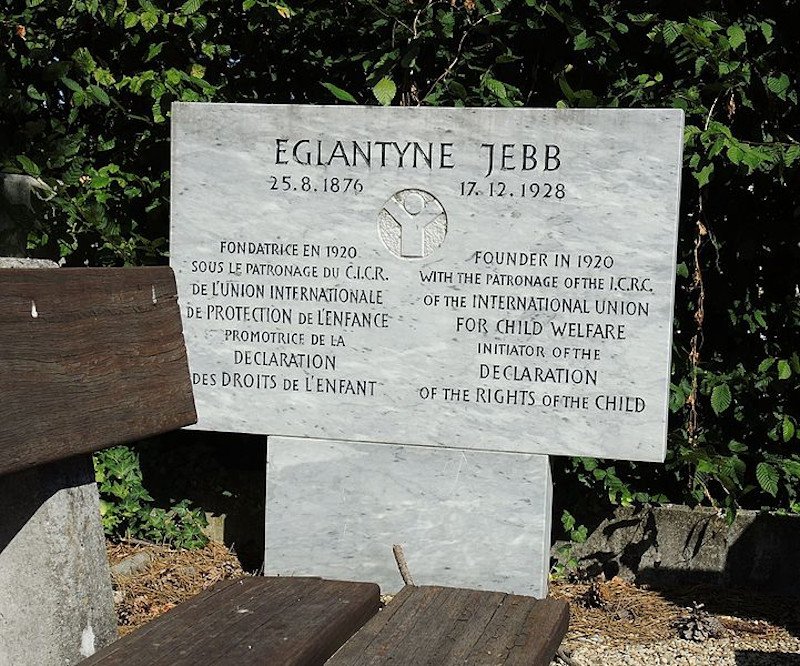 Το μνημείο για την Έγκλαντιν Τζεμπ στη Γενεύη.