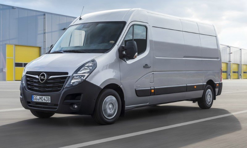 Μία νέα γενιά κινητήρων BiTurbo diesel εξοπλίζουν το Μovano αποδίδουν περισσότερη ισχύ και ροπή συγκριτικά με τα σύνολα του προηγούμενου μοντέλου – με χαμηλότερη κατανάλωση.