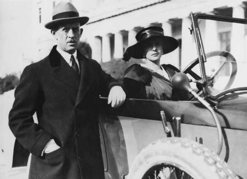 Iανουάριος του 1921 στην Αθήνα, ο πρίγκιπας Ανδρέας και η πριγκίπισσα Αλίκη / Hulton Royals Collection