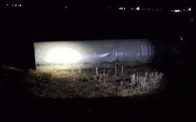 Tμήμα της δεξαμενής πυραύλου ιρανικού πυραύλου Qiam-1, που φέρεται να βρέθηκε κοντά στο Ερμπίλ του Ιράκ.
