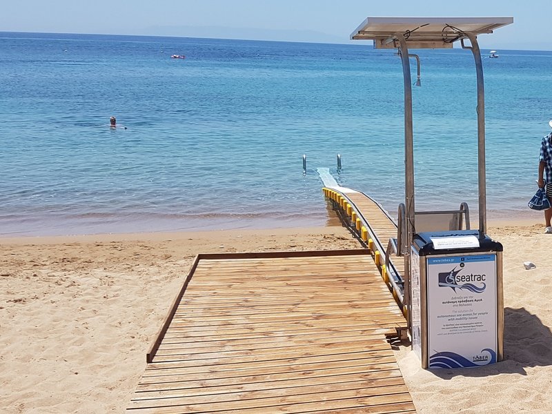 Το σύστημα SEATREC εγκατεστημένο σε παραλία
