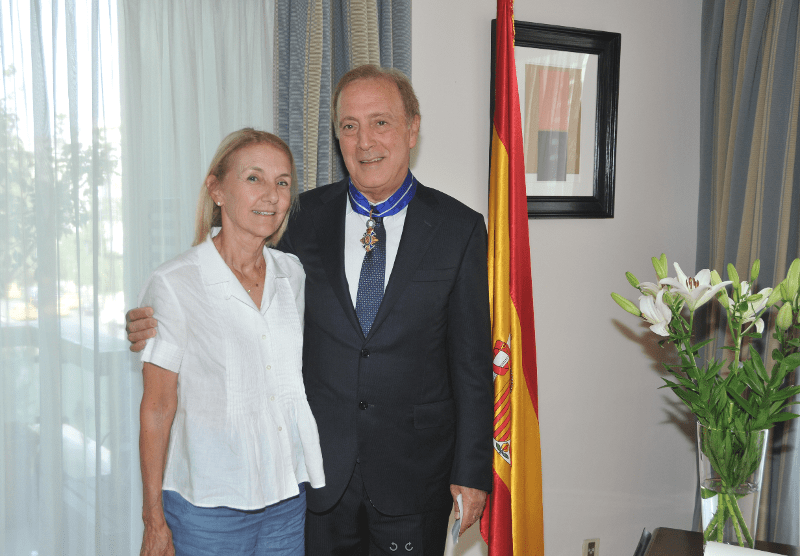 Με την Αλεξάνδρα Μαρτίνου, μέλος στο ΔΣ του Μουσείου Κυκλαδικής Τέχνης