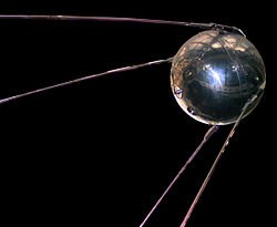 Ο σοβιετικός δορυφόρος Sputnik-1 που εκτοξεύθηκε στις 4-10-1957.