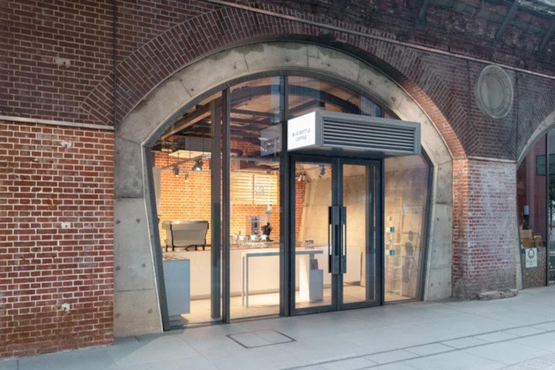 Blue Bottle Coffee μέσα στη γέφυρα του Τόκιο