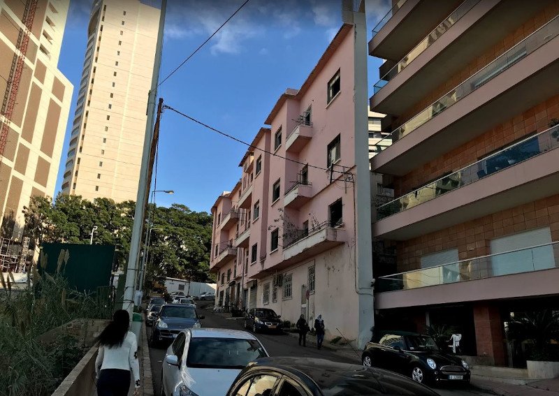 Στενή πολυκατοικία στην Βηρυτό