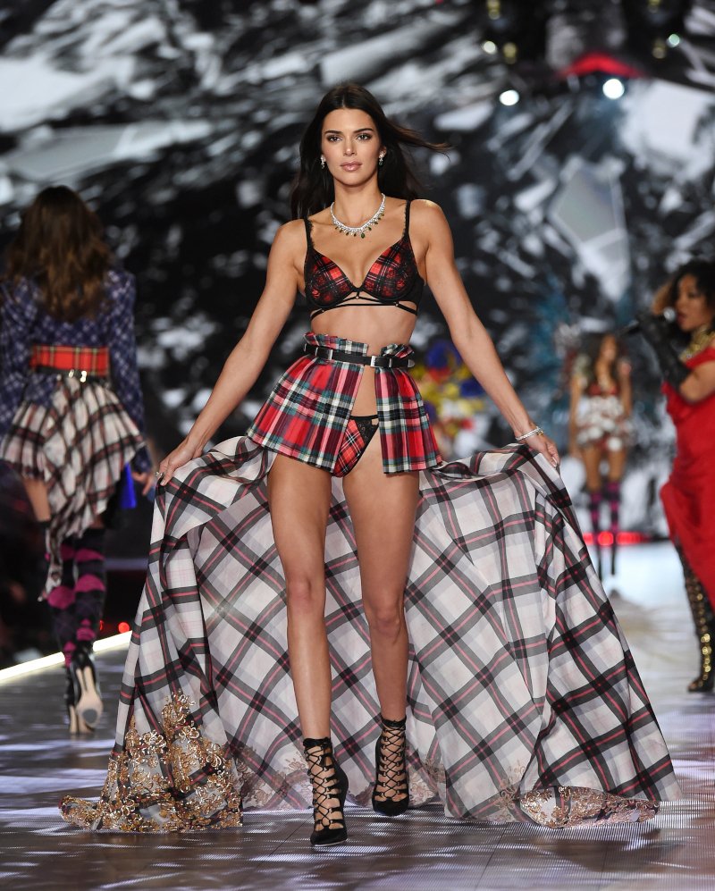 Η Κένταλ Τζένερ ως αγγελάκι της Victoria's Secret