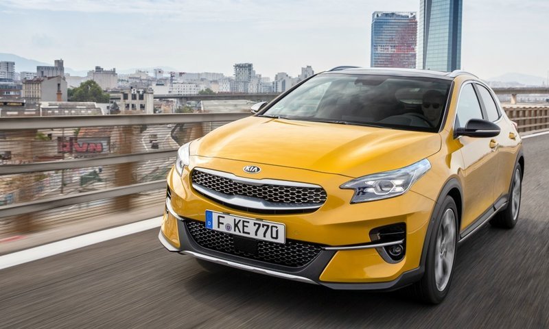 Το νέο sport crossover Kia XCeed ξεχωρίζει για την εντυπωσιακή σχεδίαση, την προηγμένη τεχνολογία, τον έντονο χαρακτήρα και τα κορυφαία δυναμικά χαρακτηριστικά του.