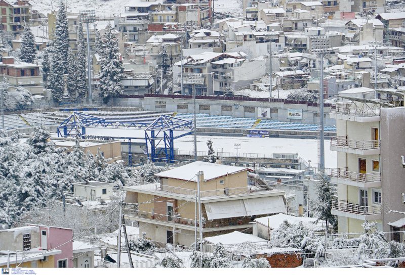 Πυκνή χιονόπτωση στη Λαμία / Φωτογραφία: INTIMENEWS