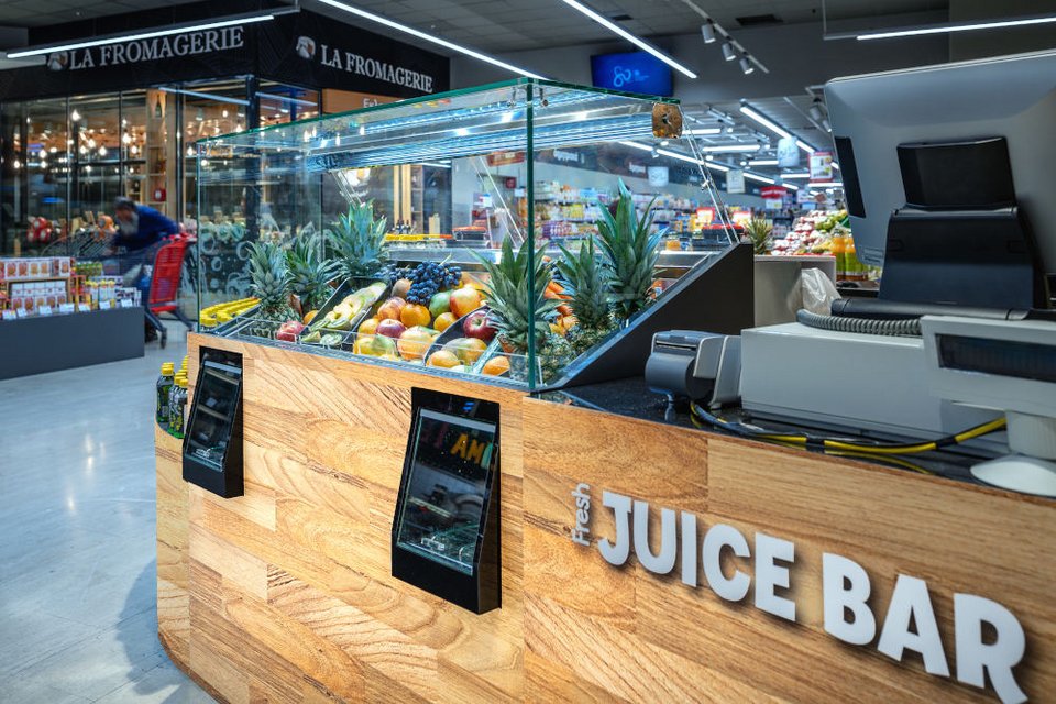 Το υπέροχο Juice Bar στο ΑΒ Ελληνικό σε προσκαλεί να παραγγείλεις τον δικό σου ολόφρεσκο χυμό
