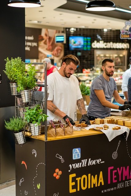 Live cooking sessions στη γωνιά των «Έτοιμων Γευμάτων AB You’ll Love» από τον αγαπημένο σεφ, Άκη Πετρετζίκη