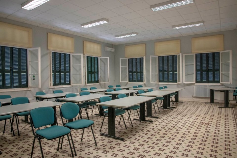 Η Αναργύρειος και Κοργιαλένειος Σχολή Σπετσών
