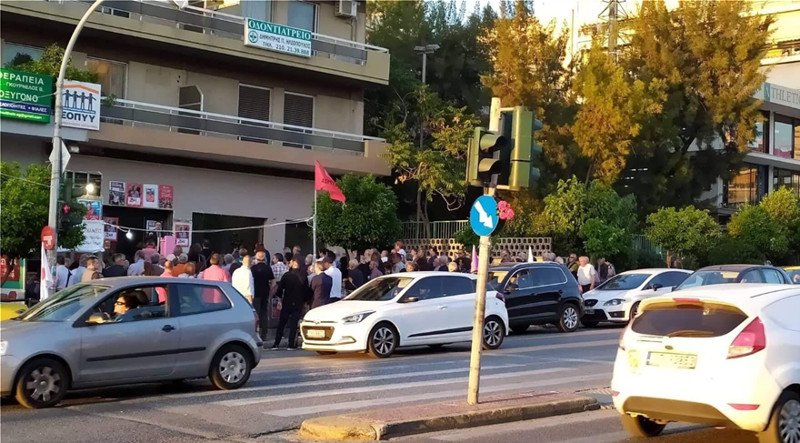 Μικρή η προσέλευση των οπαδών στην ομιλία του Ευκλείδη Τσακαλώτου στο Γαλάτσι