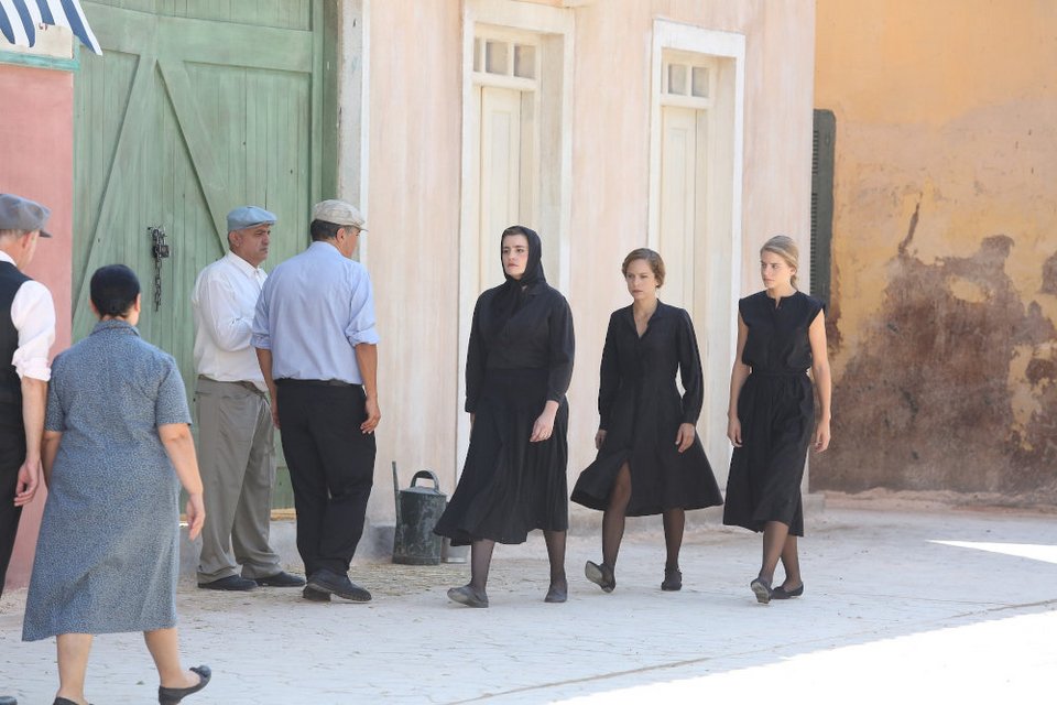 Οι αδερφές Σταμίρη από τις «Άγριες Μέλισσες» μαυροφορεμένες μετά τον θάνατο του Σέργιου