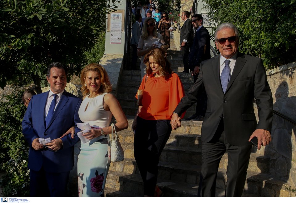 Αδωνις Γεωργιάδη, Ευγενία Μανωλίδου και ο Δημήτρης Αβραμόπουλος με την σύζυγό του Βίβιαν.