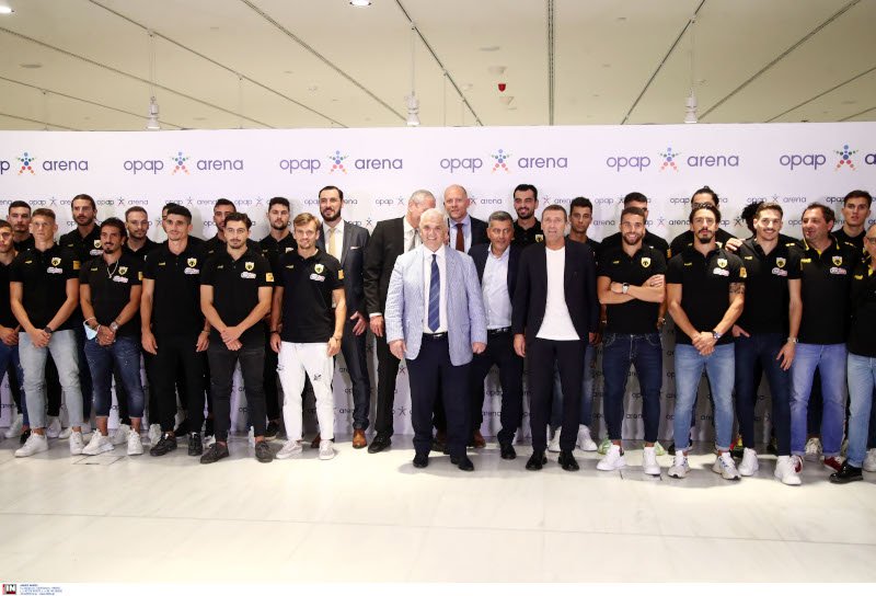 Σύσσωμη η ΑΕΚ στην αποψινή εκδήλωση / Φωτογραφία: INTIME NEWS