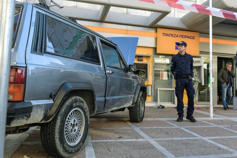 Το αυτοκίνητο, τύπου τζιπ, που χρησιμοποίησαν οι δράστες
