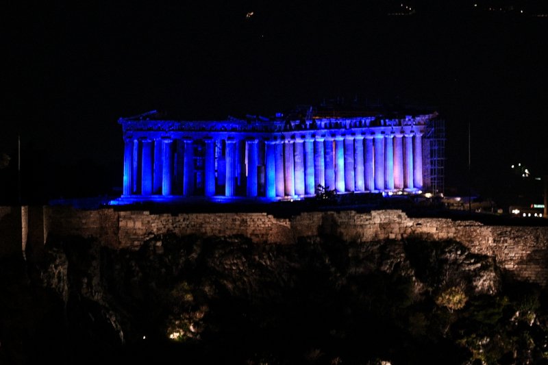 Ο Παρθενώνας στα μπλε