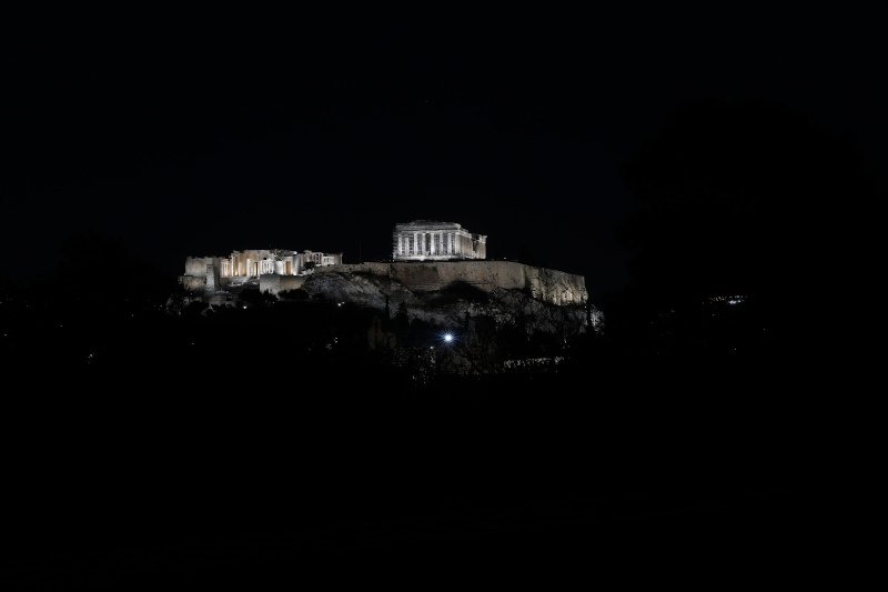 Ο νέος φωτισμός της Ακρόπολης δια χειρός Ελευθερίας Ντεκώ
