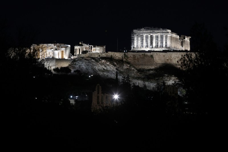 Ο νέος φωτισμός της Ακρόπολης δια χειρός Ελευθερίας Ντεκώ