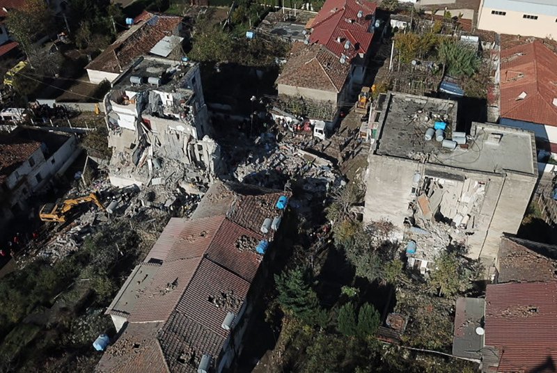 Εικόνες βιβλικής καταστροφής μετά τον σεισμό στην Αλβανία