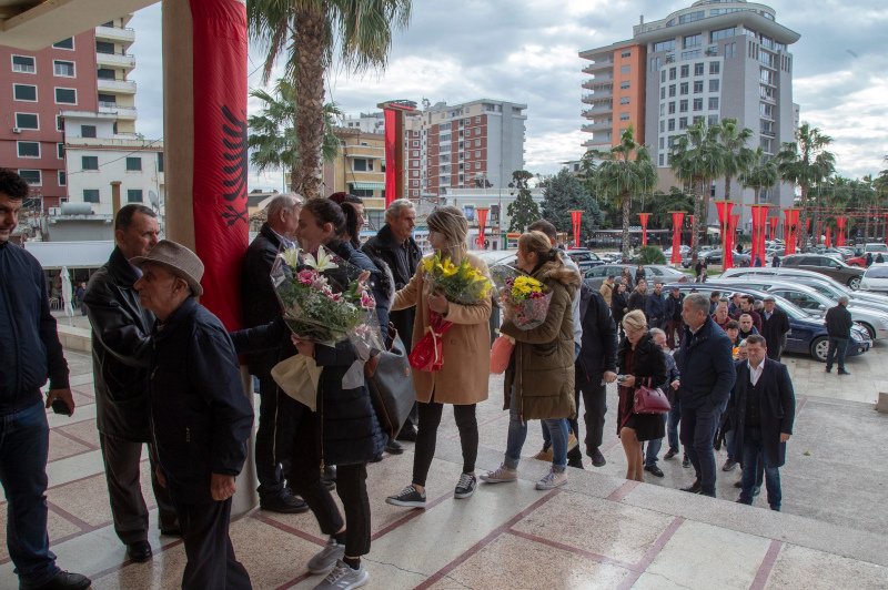 Ανείπωτος πόνος στις κηδείες των νεκρών από τον φονικό σεισμό / Φωτογραφία: ΑΡ