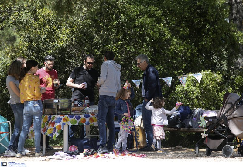 Συνεχίζεται και σήμερα το φαγοπότι. Μετά το Πάσχα ευκαιρία για πικ νικ.