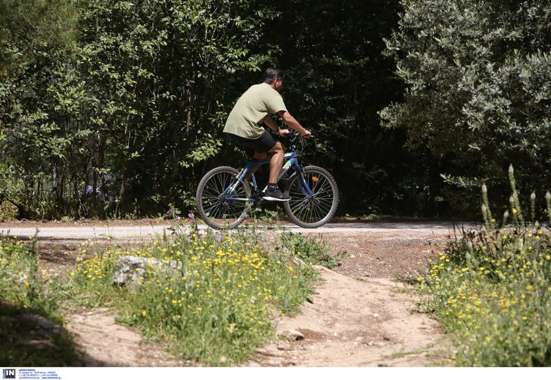 Και ποδηλάτες έκαναν τη βόλτα στους