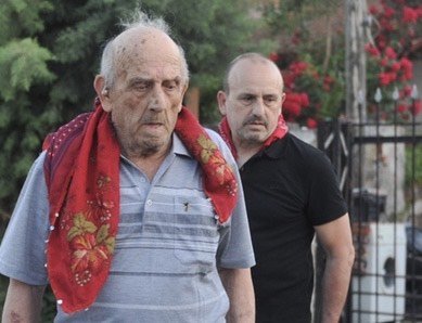 Ο 85 χρονός Αναστενάρης Αναστάσιος Γκαιντατζής και ο γιος του Σωτήρης Γκαιντατζής