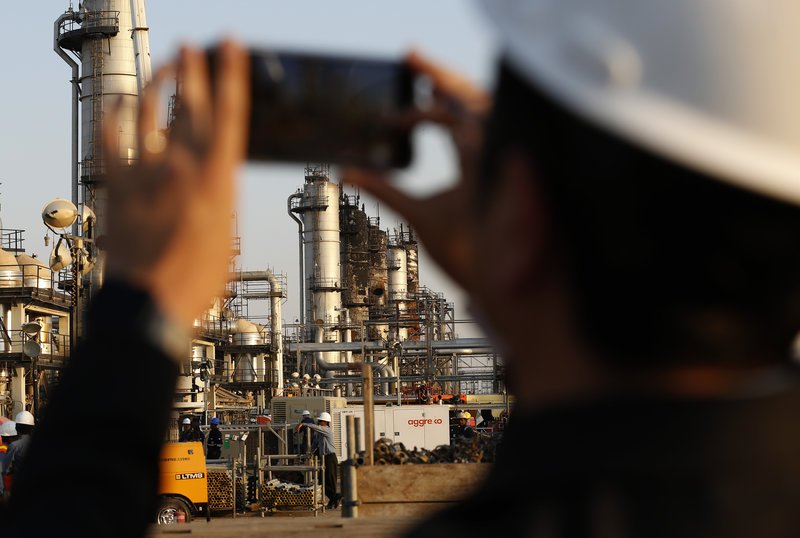 Εκπρόσωποι των ΜΜΕ στις εγκαταστάσεις της Aramco