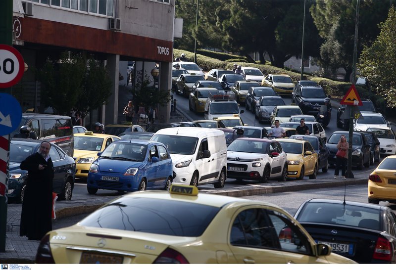 Εικόνες χάους στους δρόμους της Αθήνας, λόγω τις απεργίας των εργαζομένων στις μεταφορές