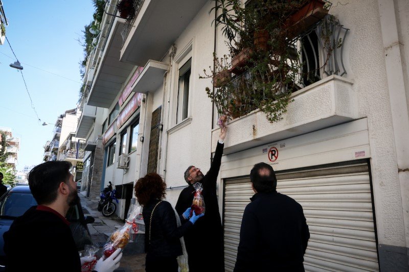 Ο Γενικός Διευθυντής της «ΑΠΟΣΤΟΛΗΣ», κ. Κωνσταντίνος Δήμτσας και ο Πρωτοσύγκελος της Ιεράς Αρχιεπισκοπής Αθηνών, π. Βαρνάβας Θεοχάρης - Φωτογραφία: Χρήστος Μπόνης-Eurokinissi