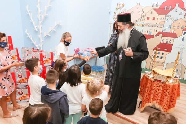 Ο Σεβασμιώτατος και τα στελέχη της «ΑΠΟΣΤΟΛΗΣ» συνομίλησαν με τους γονείς και παρουσίασαν το πλούσιο πλέγμα των δράσεων της Μητροπόλεως Φθιώτιδος