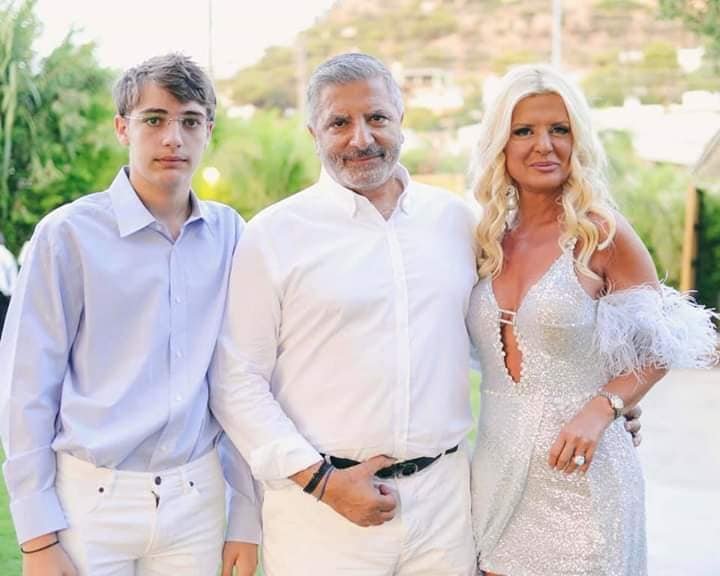 Η Μαρίνα Πατούλη με τον σύζυγό της, περιφερειάρχη Αττικής, Γιώργο Πατούλη, και τον γιο τους