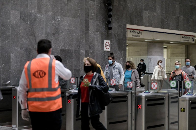 Βόηθοί επιβατών στα Μέσα Μαζικής Μεταφοράς © EUROKINISSI/ΜΠΟΛΑΡΗ ΤΑΤΙΑΝΑ